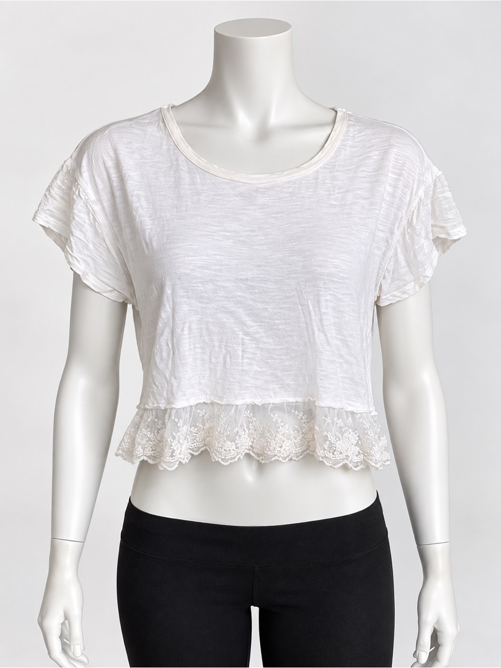 ALTAR’D STATE Cream Lace Crop Top Tee size x small